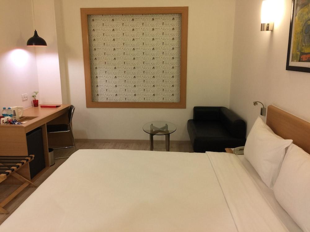 Red Fox By Lemon Tree Hotels, Sector 60, Gurugram Gurgáon Kültér fotó